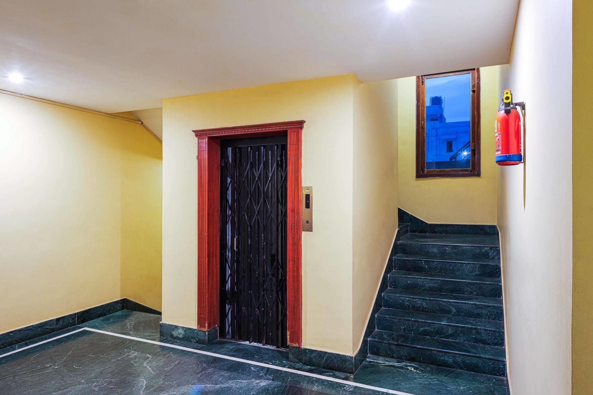 Hotel Saaket Residency Visakhapatnam Eksteriør billede
