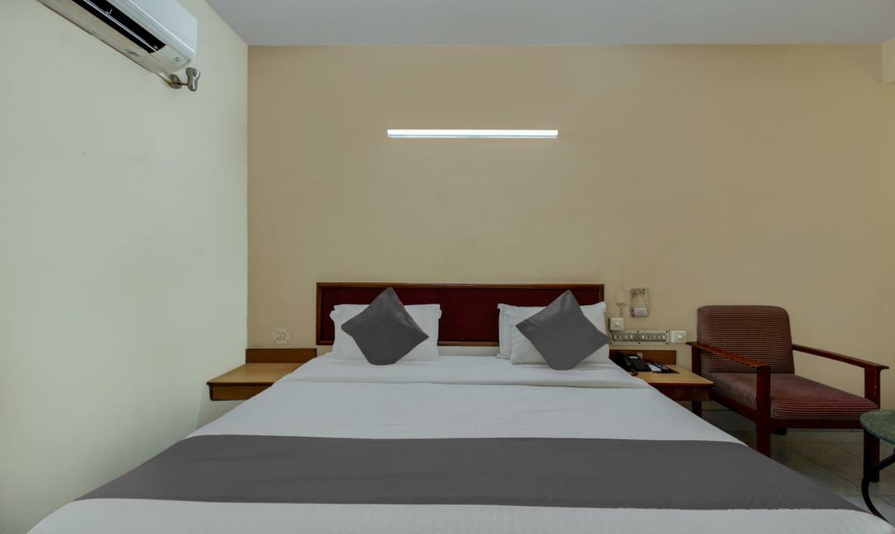 Hotel Saaket Residency Visakhapatnam Eksteriør billede