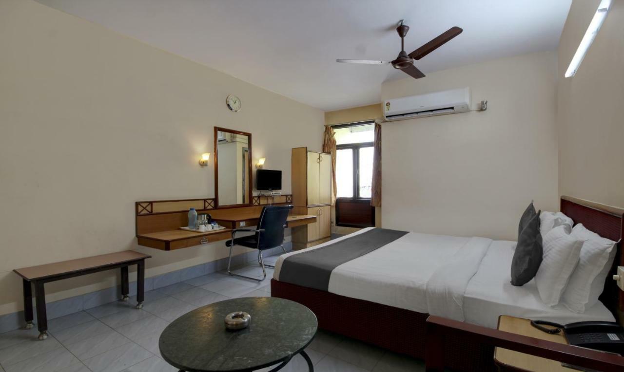Hotel Saaket Residency Visakhapatnam Eksteriør billede