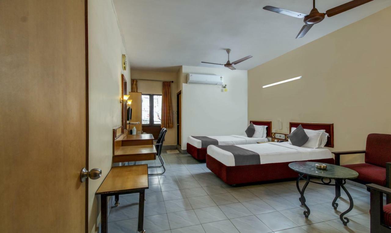 Hotel Saaket Residency Visakhapatnam Eksteriør billede
